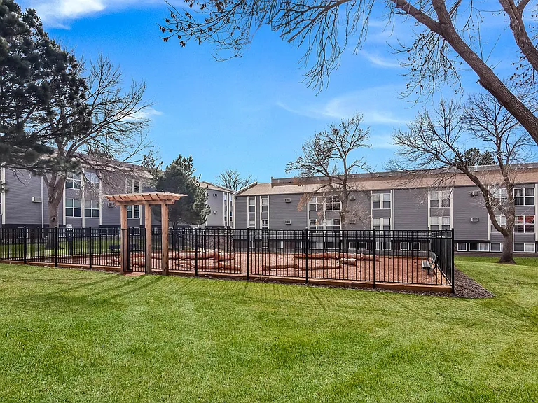 The Montecito Apartments — Photo 23