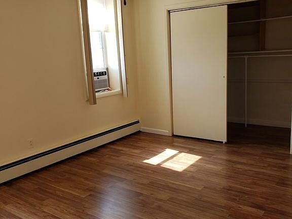 4th image of 290 Mallory Ave #2