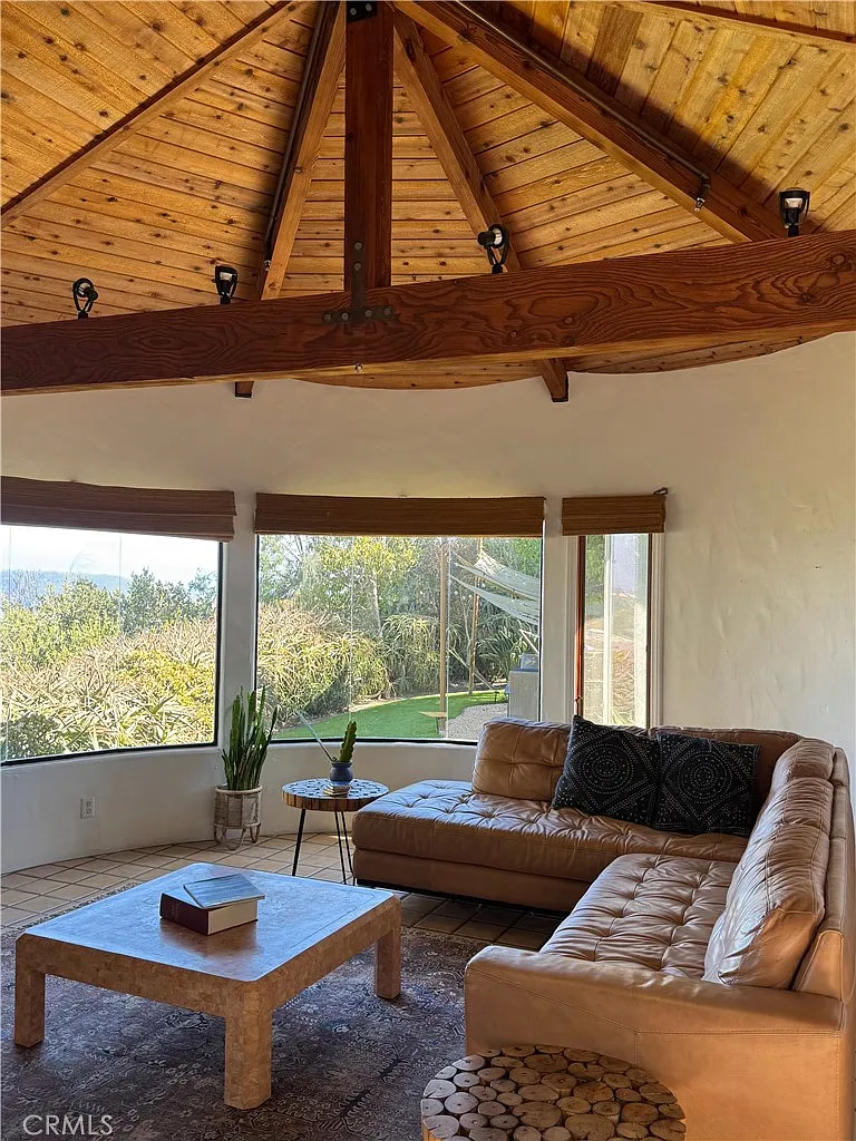 4 bed, 2.5 bath, 2822 sqft, $9,750 — Photo 3