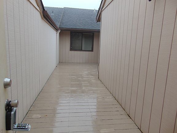3rd image of 205 Mount Echo Dr