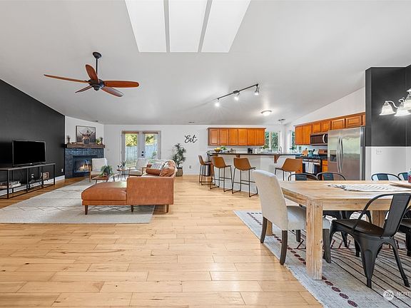 4th image of 5707 57th Street NW