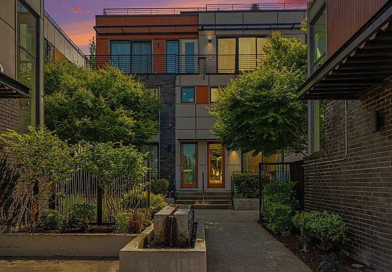 3810 California Ave SW #B — Photo 1