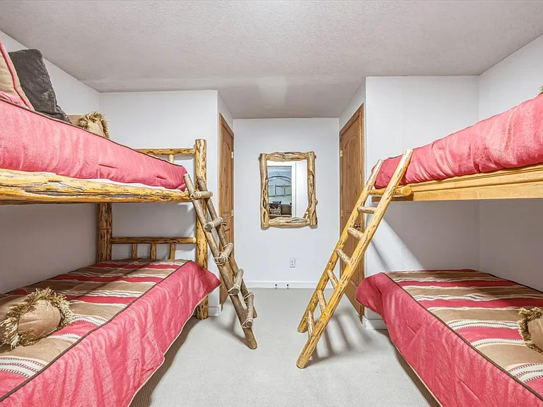 2586 Davos Trl — Photo 18