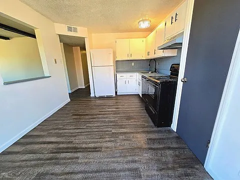 Building Photo - 10080 Squire Meadows Dr #8