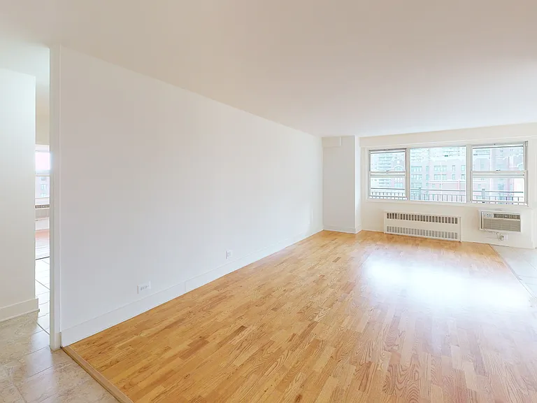 3000 Ocean Pkwy #7N — Photo 4