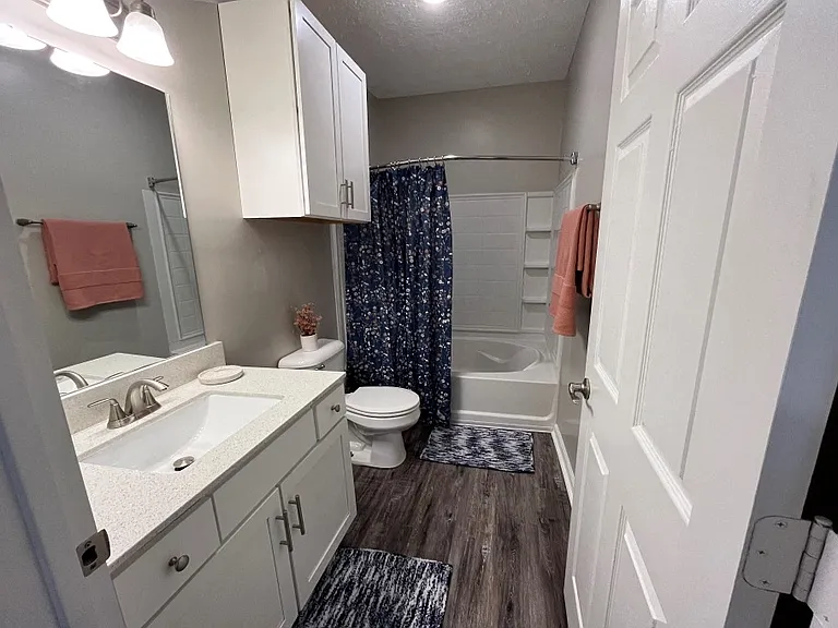 Carlton Park Apartment Homes — Photo 12