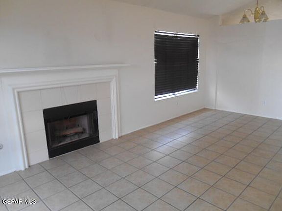 3rd image of 11872 Oak Crossing Dr