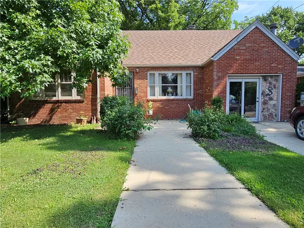 712 W Harrison St, Sullivan, IL 61951