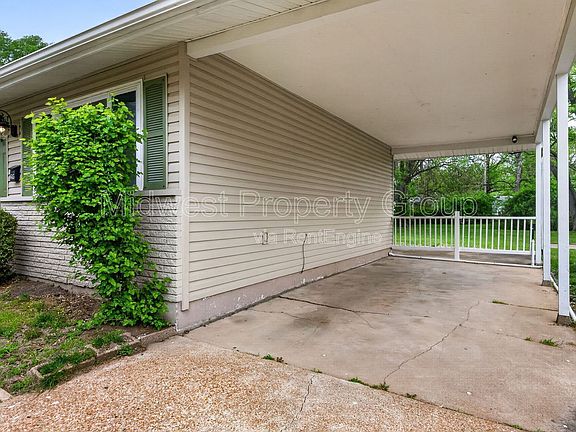 5th image of 645 Lilac Dr