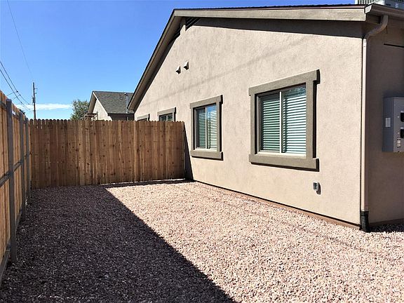 8729_E_Spouse_Unit_1_Backyard_v2_10292019