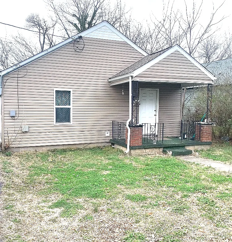 2 bed, 728 sqft, $1,300 — Photo 1