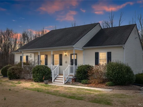 9850 Cedar Ln, Disputanta, VA 23842