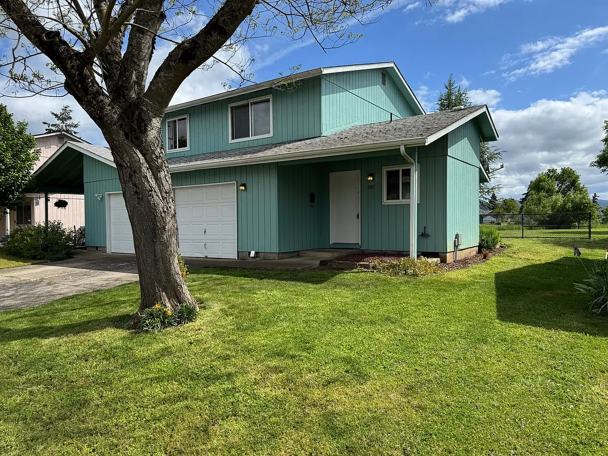 Building Photo - 2145 Shadylane Dr