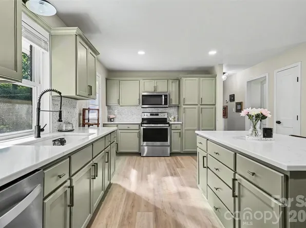 4023 Strangford Ave, Charlotte, NC 28215