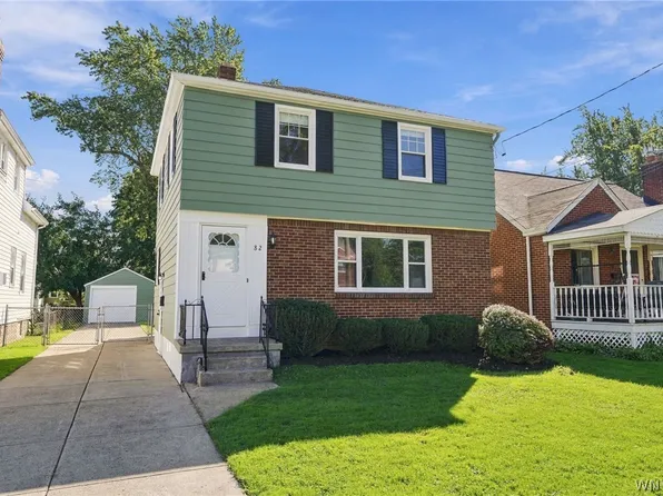 82 Woodcrest Dr, Buffalo, NY 14220