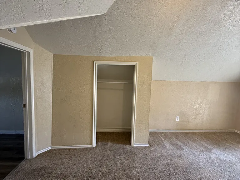 2547 Adams Ave #4 — Photo 9