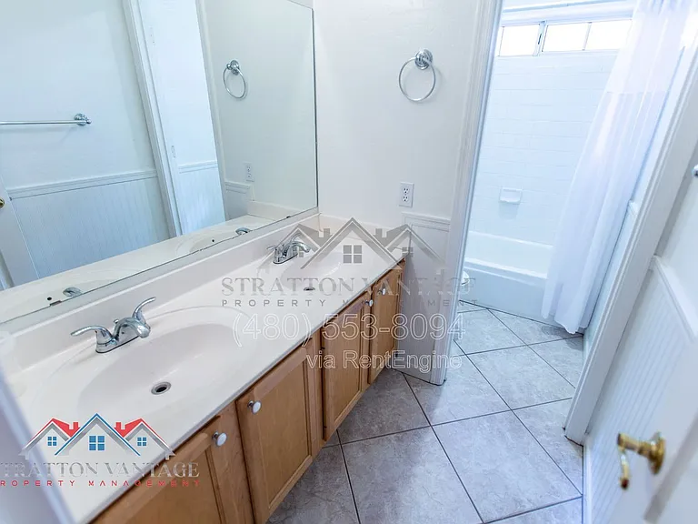 1231 N Layman St — Photo 37