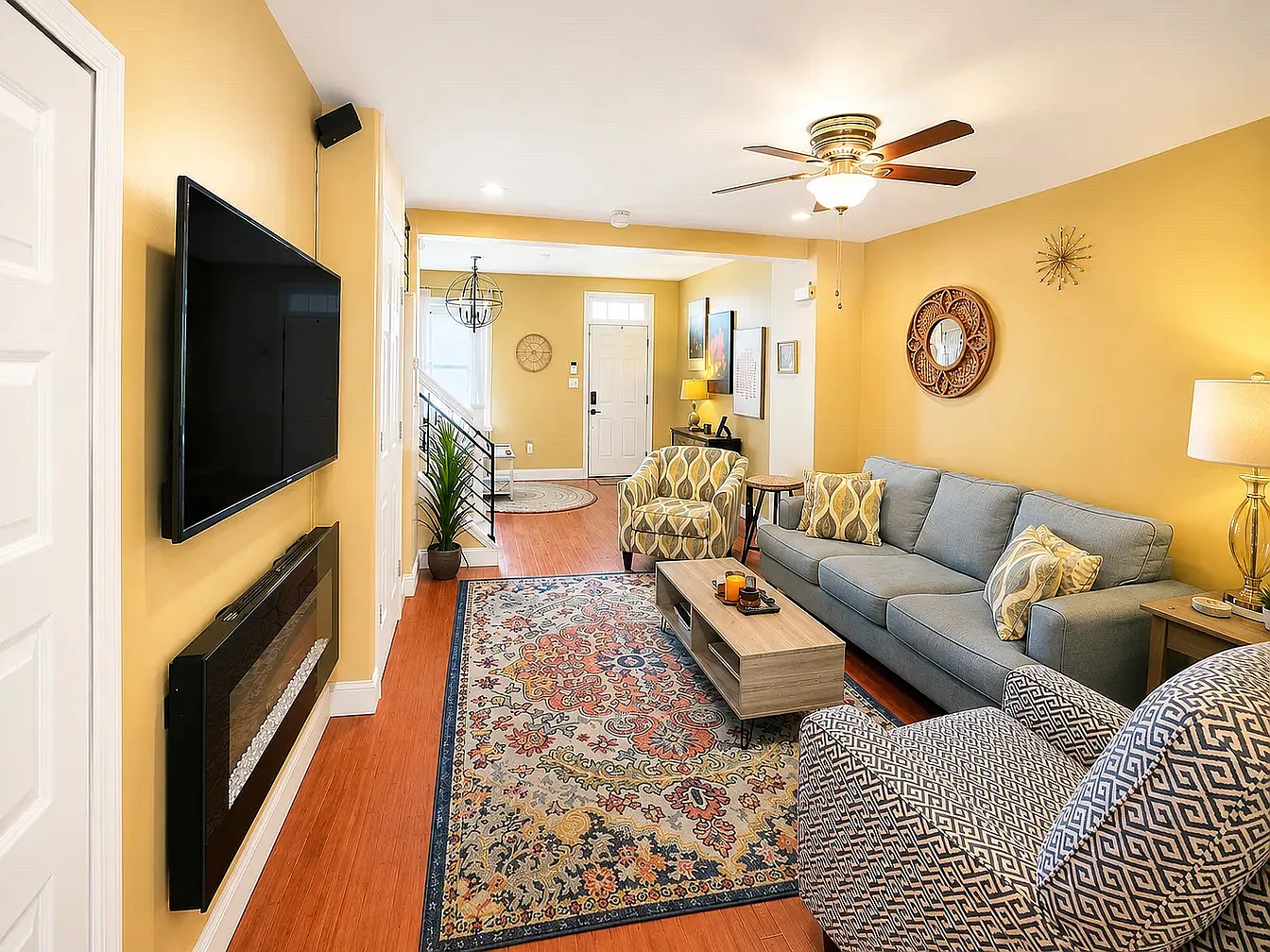3 bed, 2.5 bath, 1360 sqft, $2,700 — Photo 2