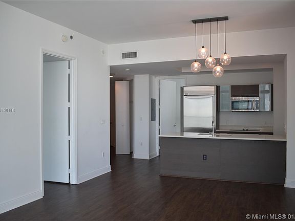 3rd image of 500 Brickell Ave APT 4107