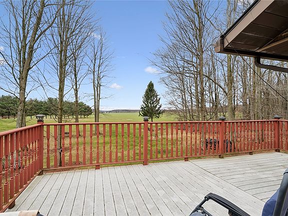 4th image of 214 Ridgeview Dr