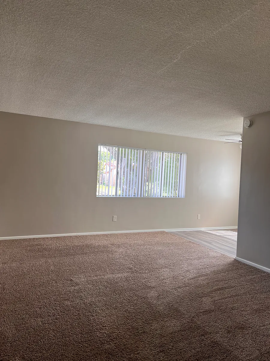 Building Photo - 6031 Greenleaf Ave #C