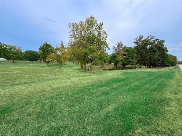 235 NW 11th Rd, Warrensburg, MO 64093