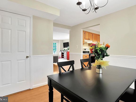 4th image of 105 Smithfield Ct
