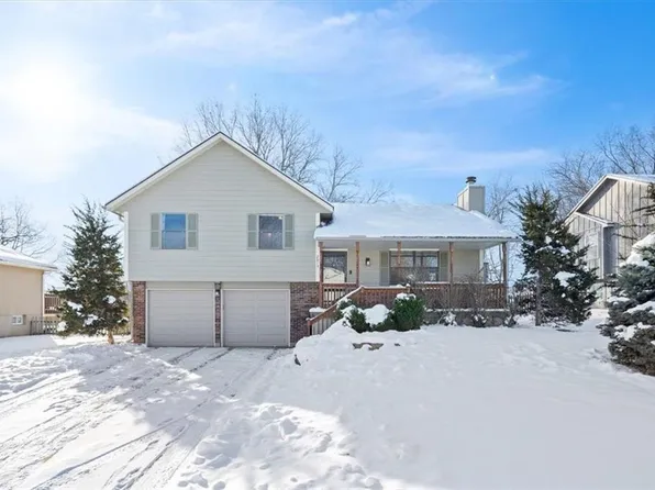 2015 SE 5th St, Lees Summit, MO 64063