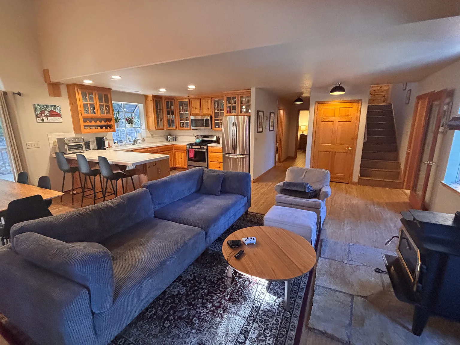 3 bed, 1738 sqft, $4,200 — Photo 2