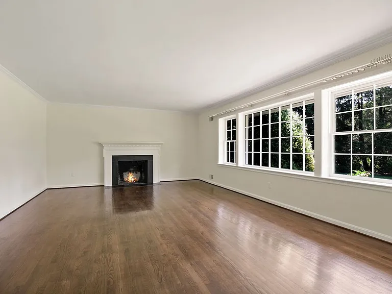 11009 Cripplegate Rd — Photo 3
