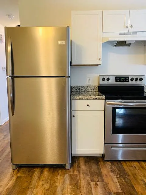 2 bed, 1000 sqft, $1,200 — Photo 3