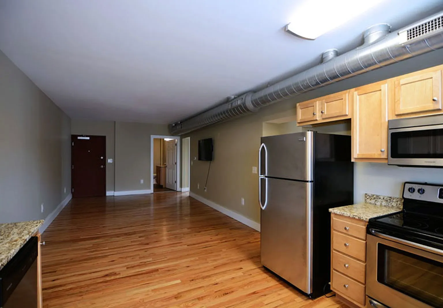 4 bed, 2.0 bath, $1,595 — Photo 3
