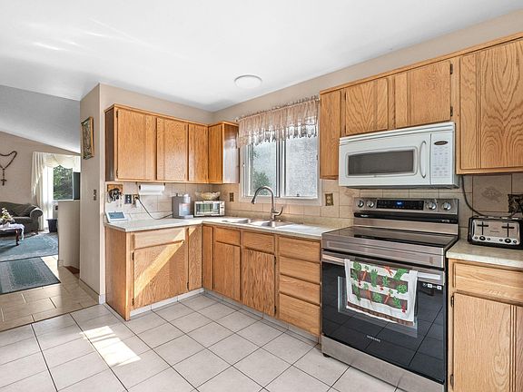 4th image of 18126 98th Ave NW