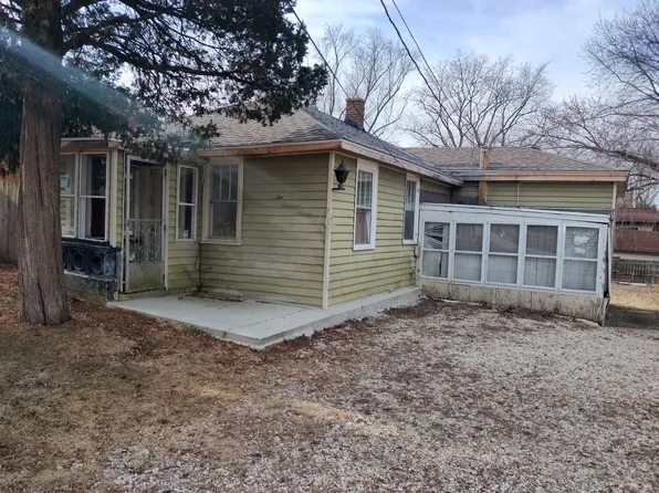 207 S Highland Dr, Lakemoor, IL 60051