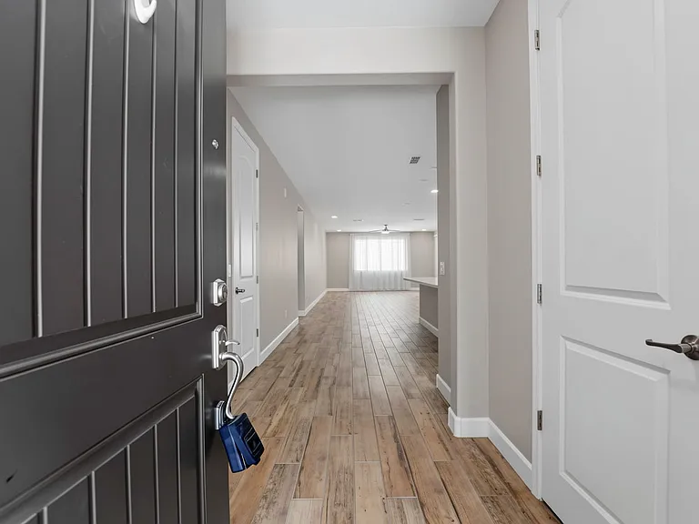 5140 N 181st Dr — Photo 3