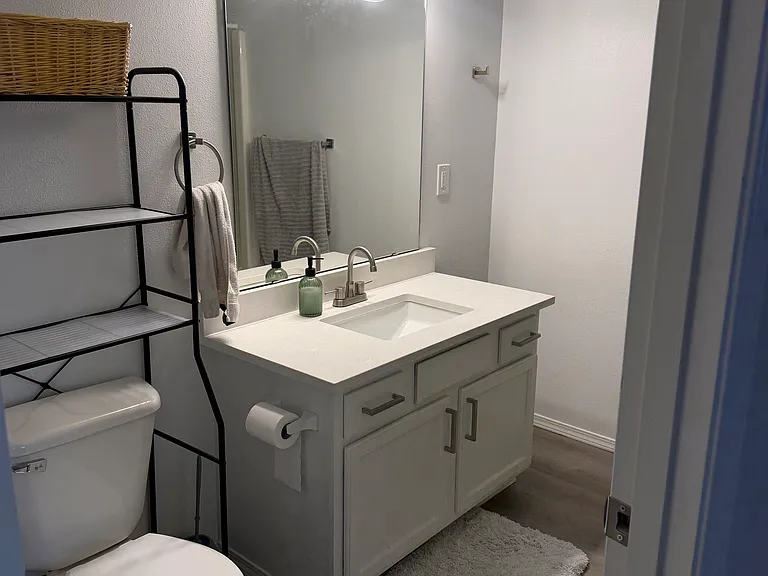 2nd bathroom