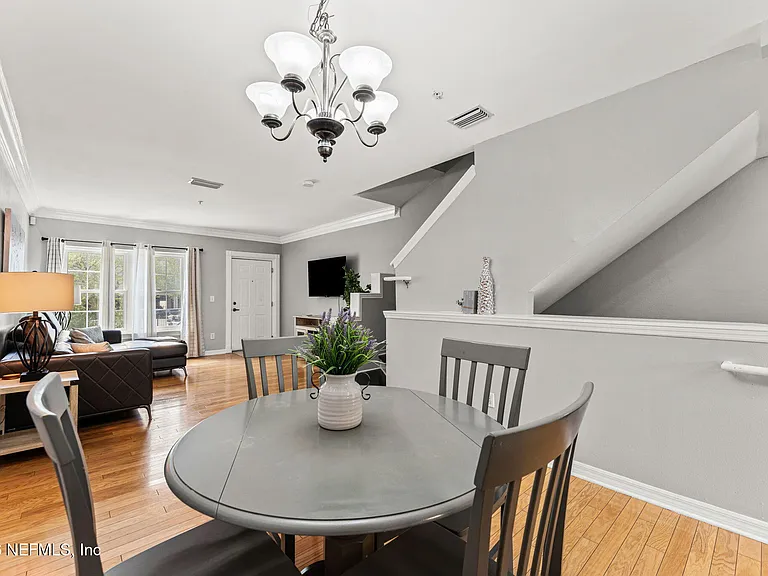 343 E Church St — Photo 5