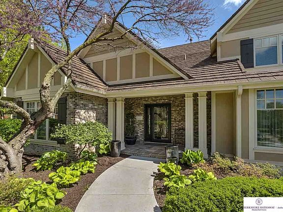 4th image of 9737 Fieldcrest Dr