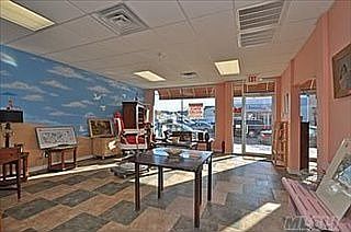 4th image of 901 W Beech St