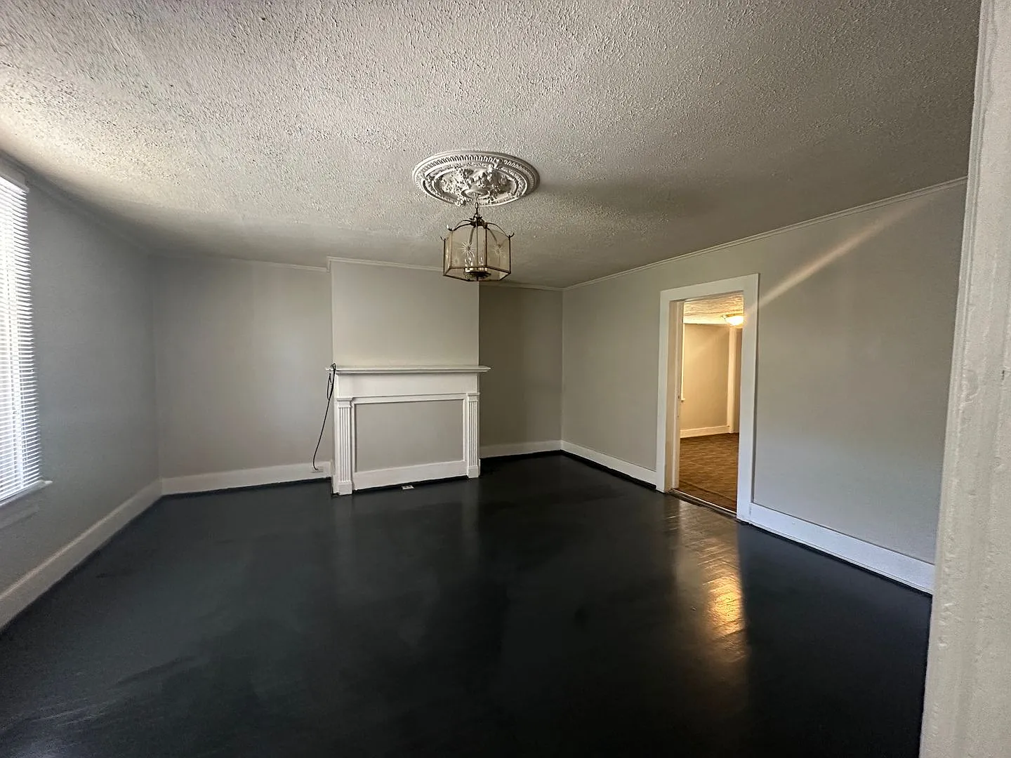 607 Maple St photo 1