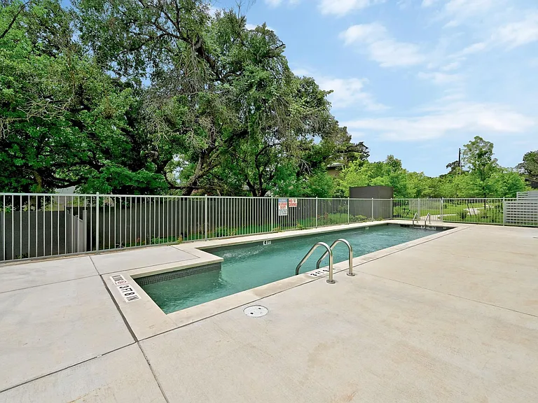4004 Banister Ln #209-A — Photo 32