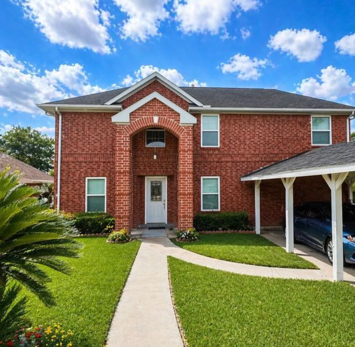 4 bed, $2,300 — Photo 4