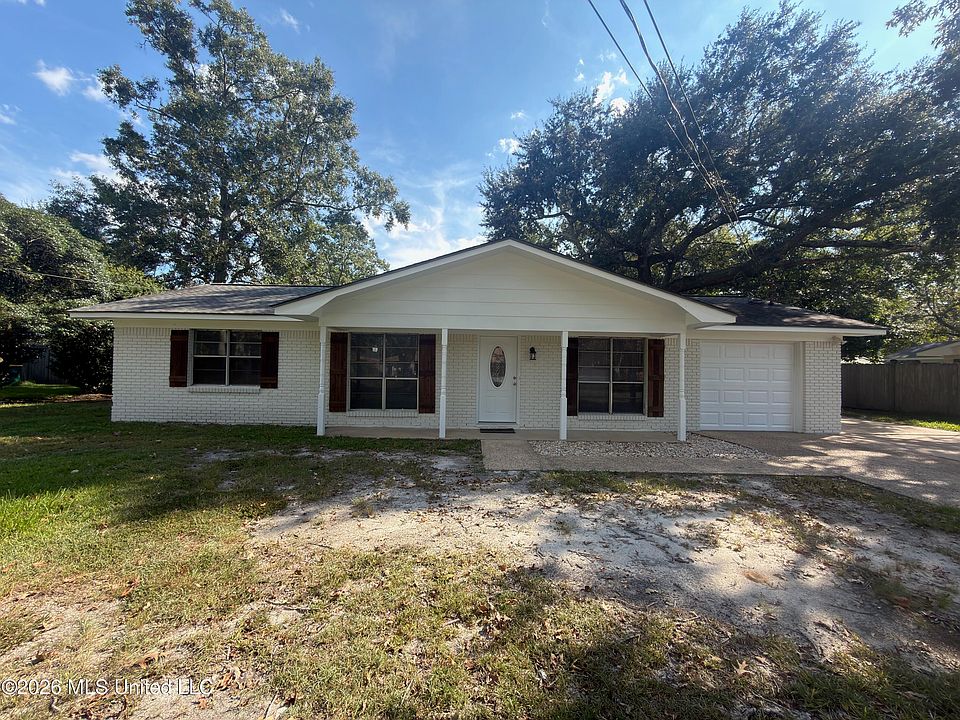 1st image of 905 Laura St