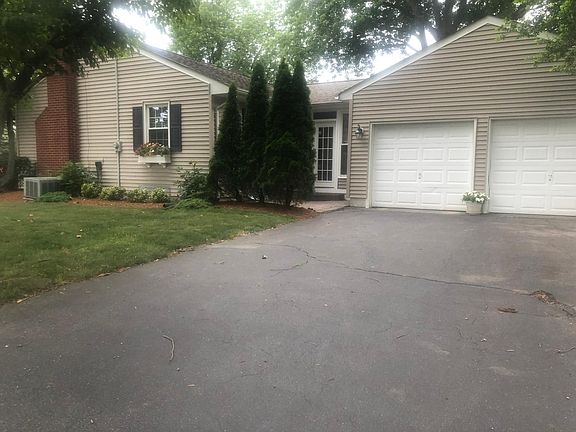 3rd image of 1310 Laurel Ave