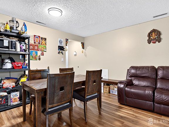 4th image of 619 Aspen Dr