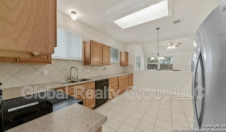 501 Ginsberg Dr — Photo 15