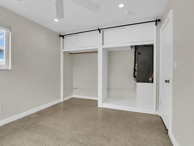 909 SE 16th Pl — Photo 23