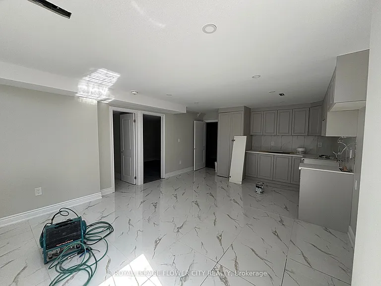 200 Hunter Way #BASEMENT — Photo 4