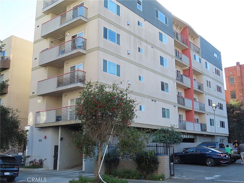 1st image of 815 S Harvard Blvd #302