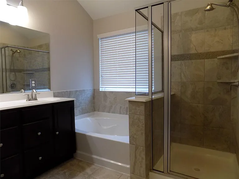 3702 Aubergine Springs Ln — Photo 19